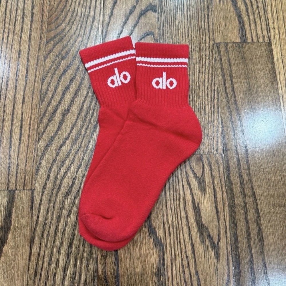 Alo Throwback socks 1 pair brand new